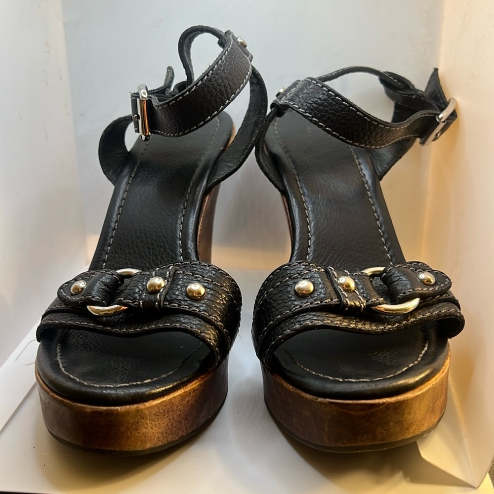 Banana republic black wedges